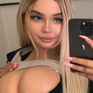 Голая Селия