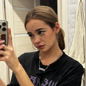 Голая Лейла Майерс