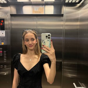 Голая Ангелина Клевцова
