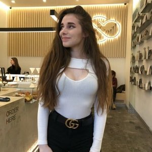 Голая Света Соллар