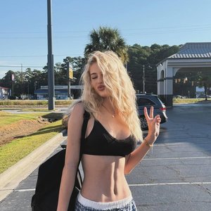 Голая Арина Савастру