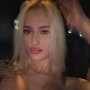 Голая Арина Савастру