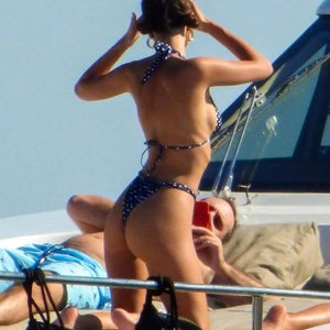 Голая Emily Ratajkowski