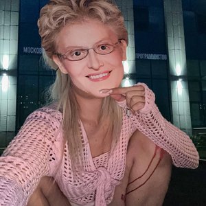 Голая Кенели Сайкс