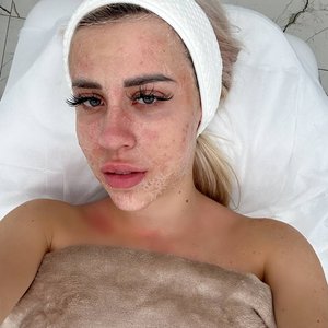 Голая Кенели Сайкс
